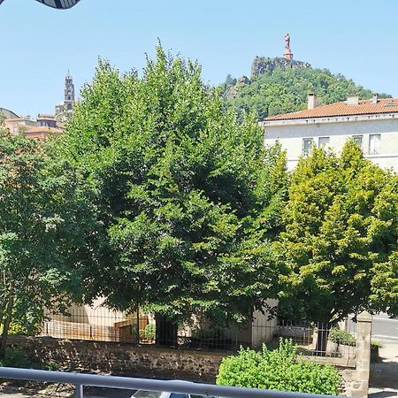 Chambre Privee Dans Appart Partage, Centre Ville, Avec Vue Sur Les Monuments Le Puy-en-Velay Buitenkant foto