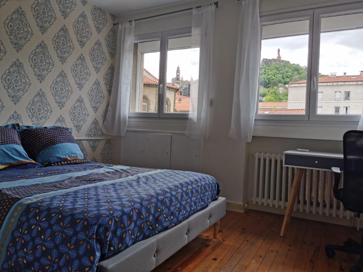Chambre Privee Dans Appart Partage, Centre Ville, Avec Vue Sur Les Monuments Le Puy-en-Velay Buitenkant foto